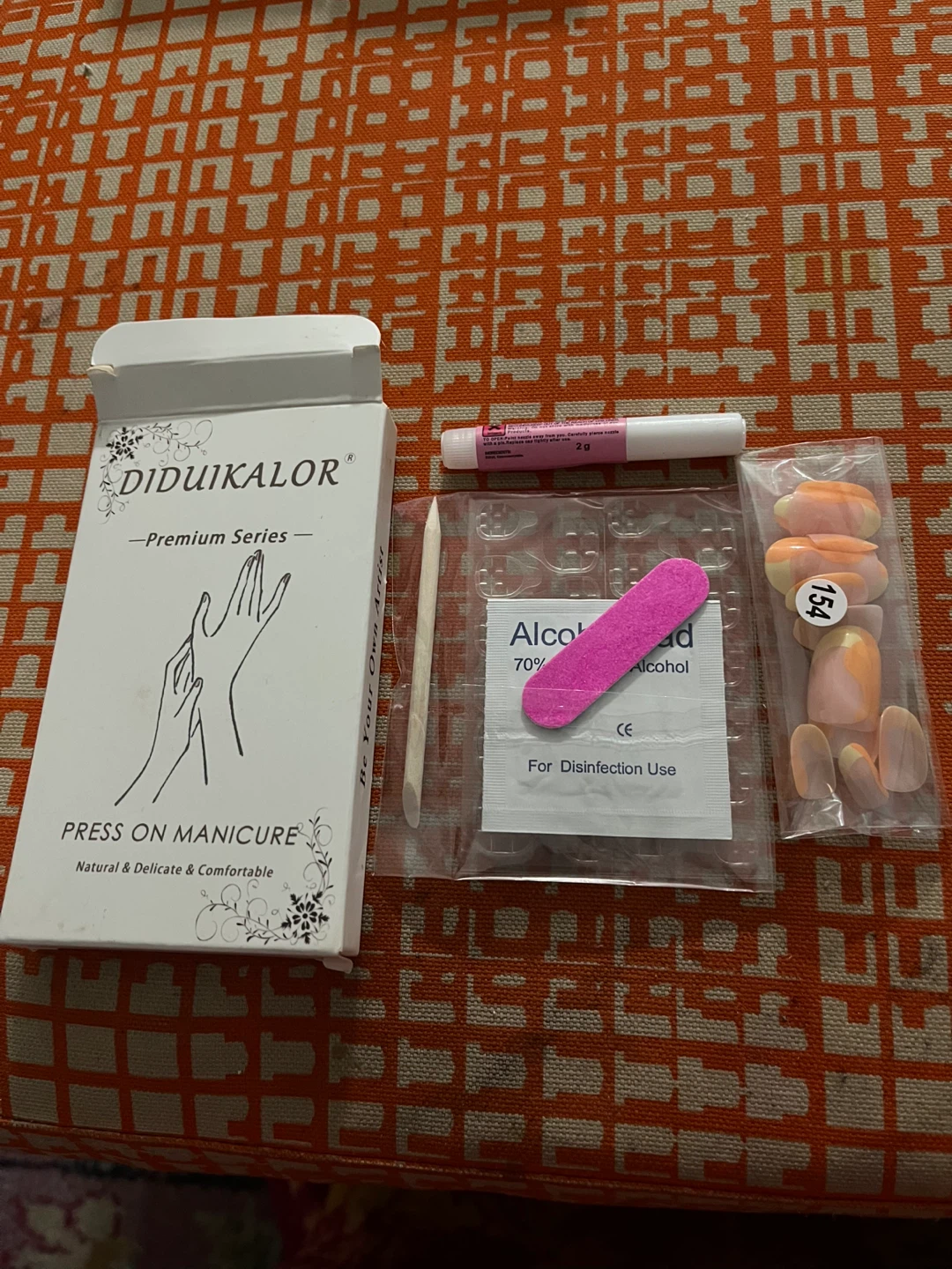 DIDUIKALOR Press On Manicure Kit