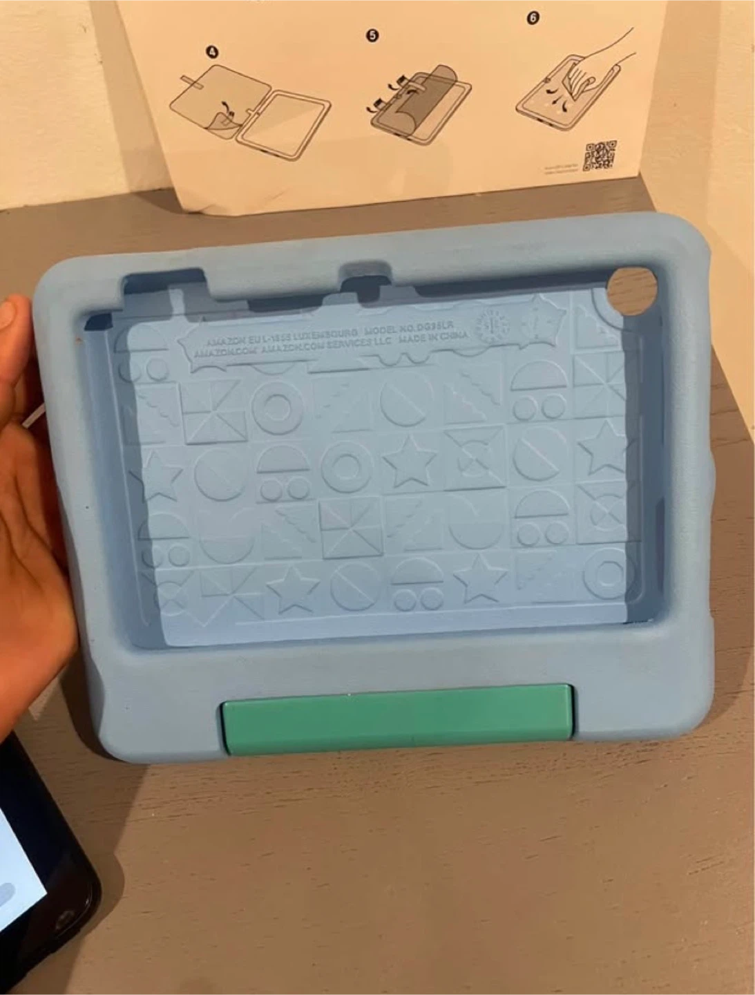 Amazon Fire HD 8 Tablet with Blue Kid-Proof Case - photo 4