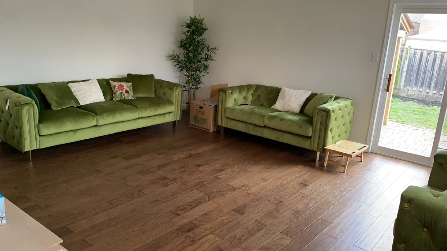 Green Velvet Tufted Sofa - photo 3