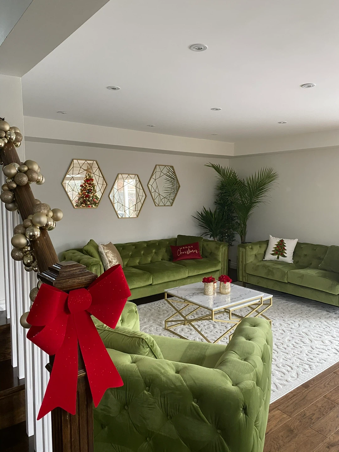 Green Velvet Tufted Sofa - photo 2