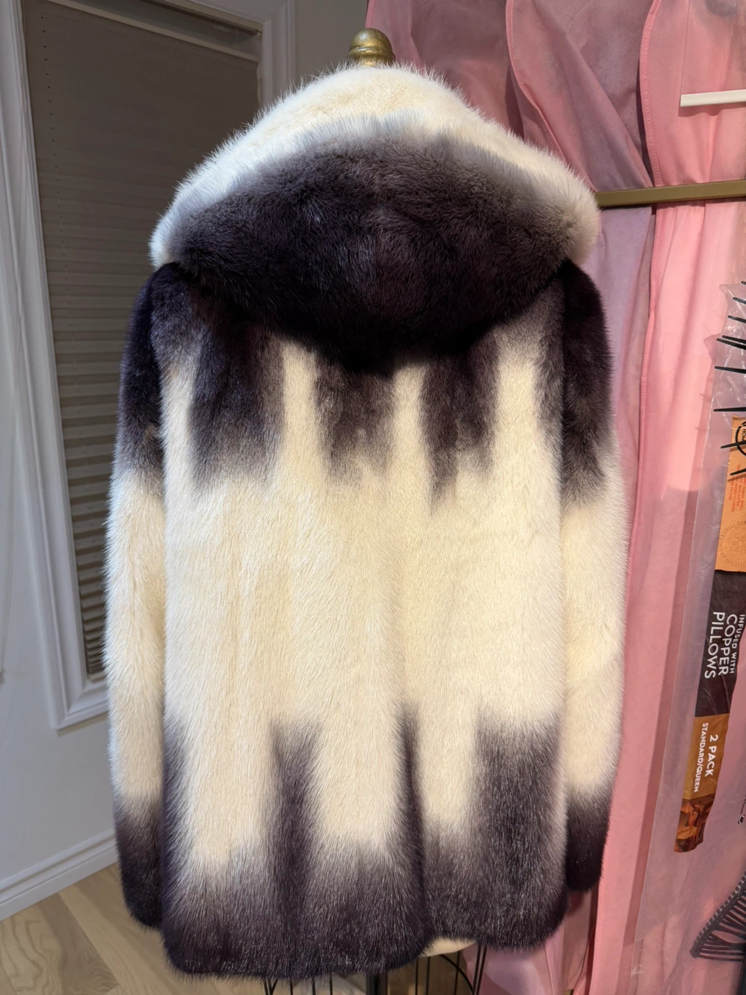 Women's Fur Coat - photo 3