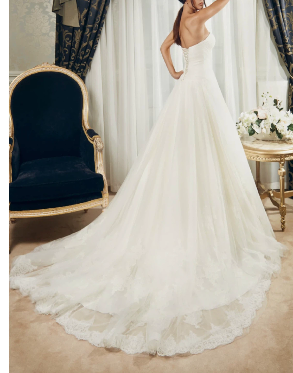 White Wedding Dress with Train - photo 2