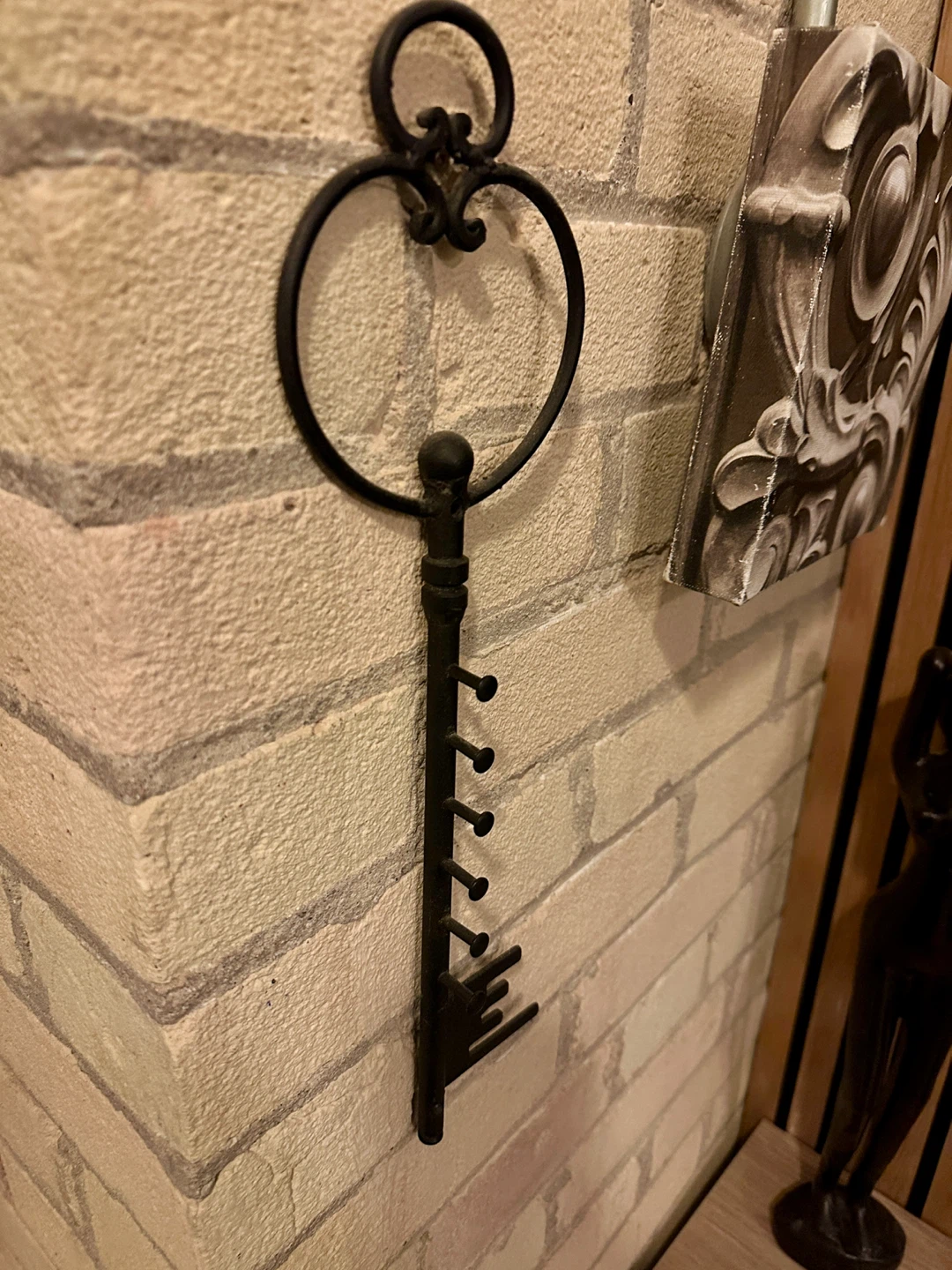 VINTAGE CAST IRON KEY HOLDER WALL RACK
