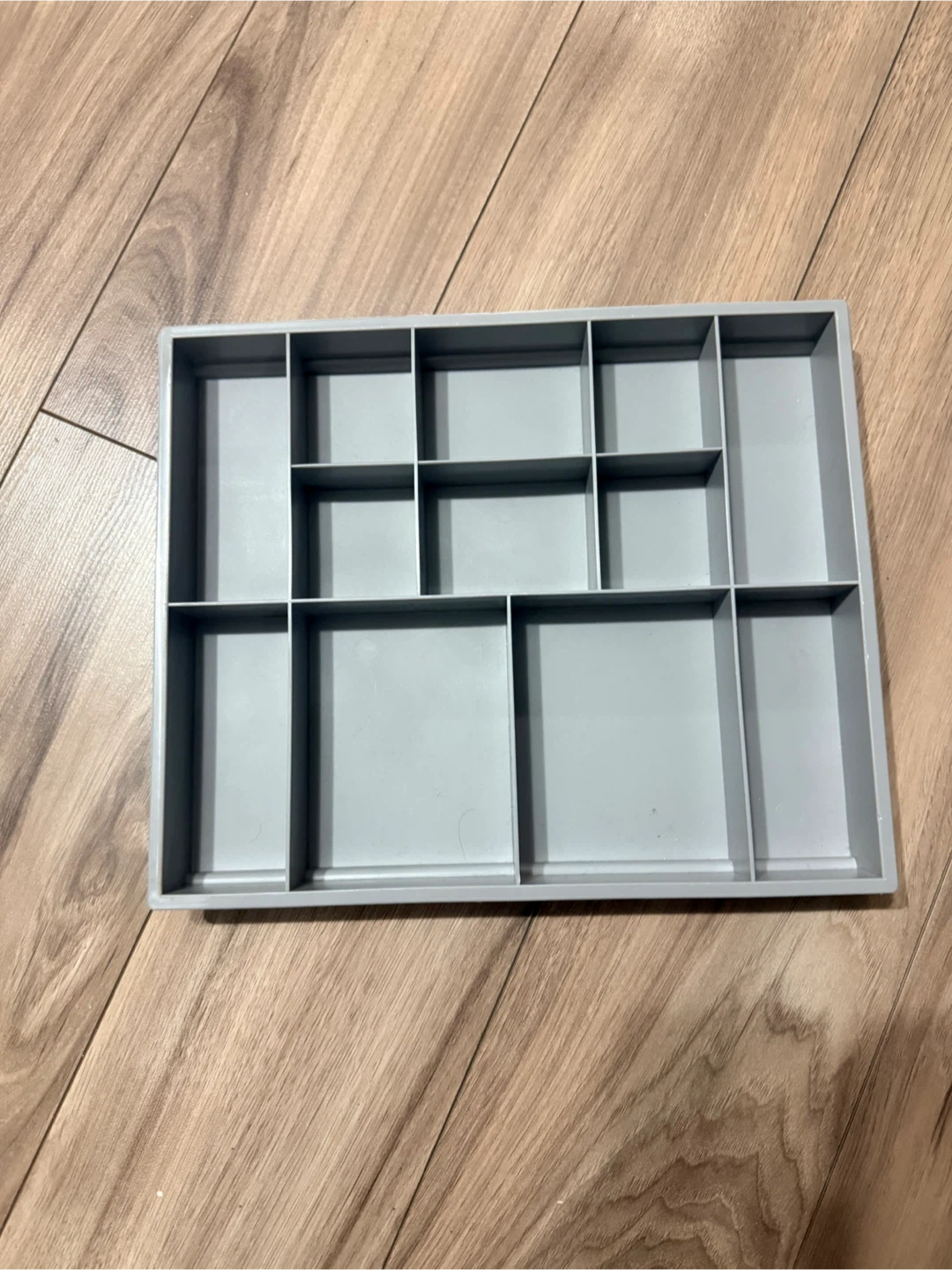 Grey 12-Compartment Jewelry Organizer Tray