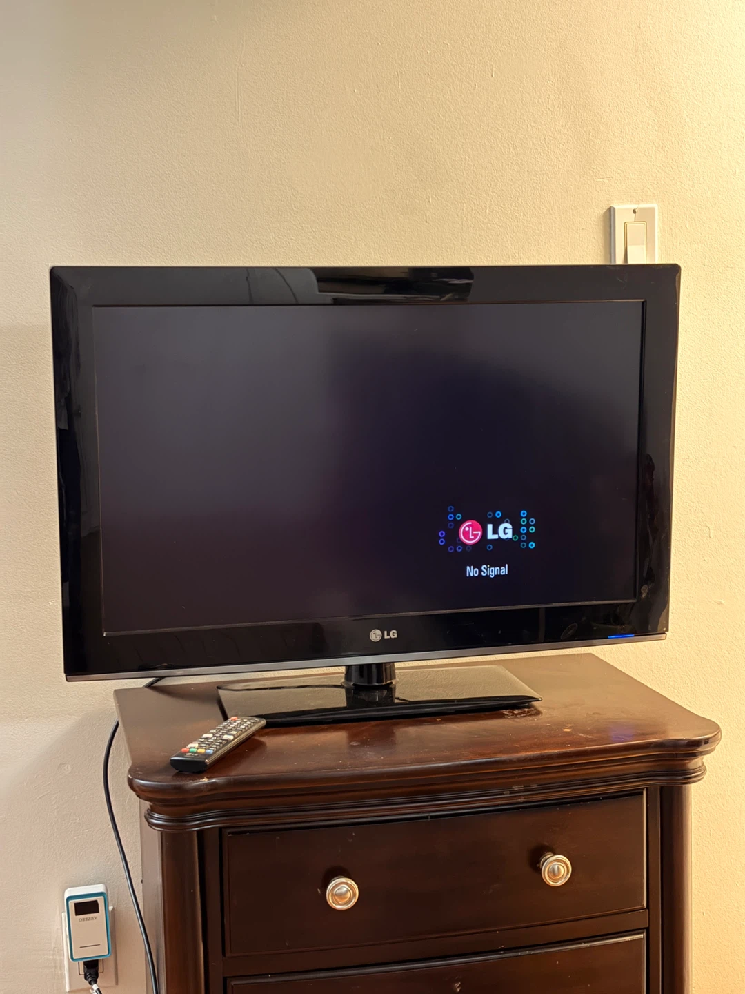 LG 24" HD TV with 2 Remotes