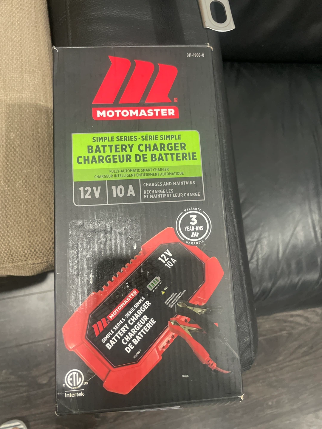Motomaster 12V 10A Simple Series Smart Battery Charger