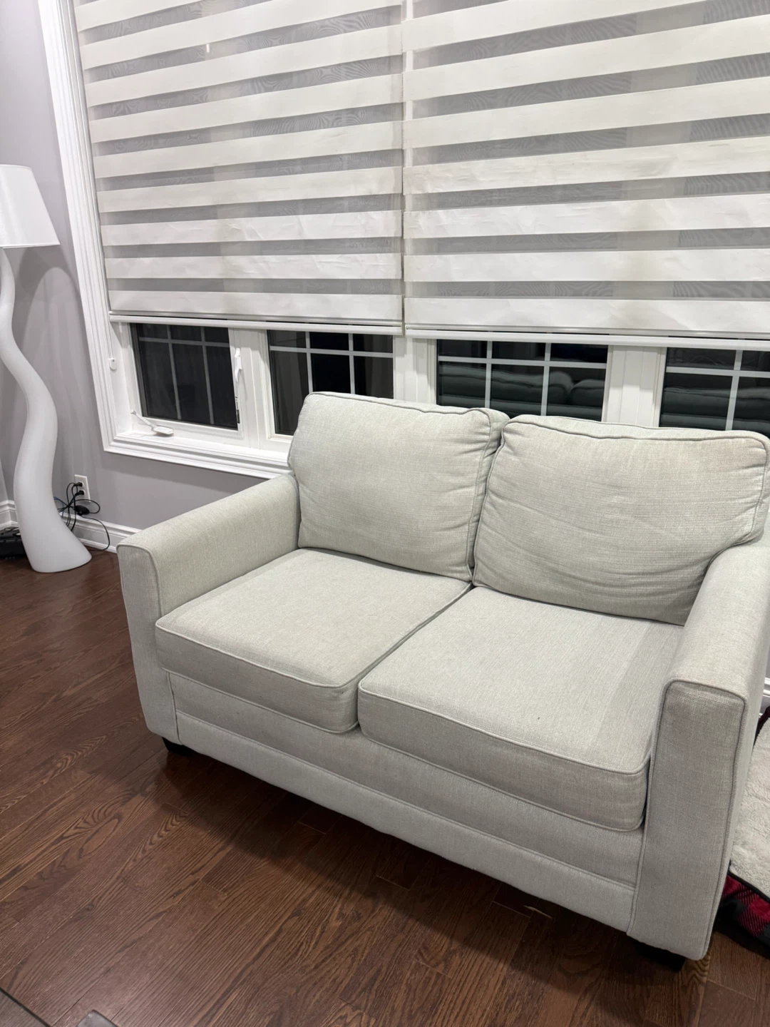 Modern Grey Loveseat Sofa – Great Condition - photo 4