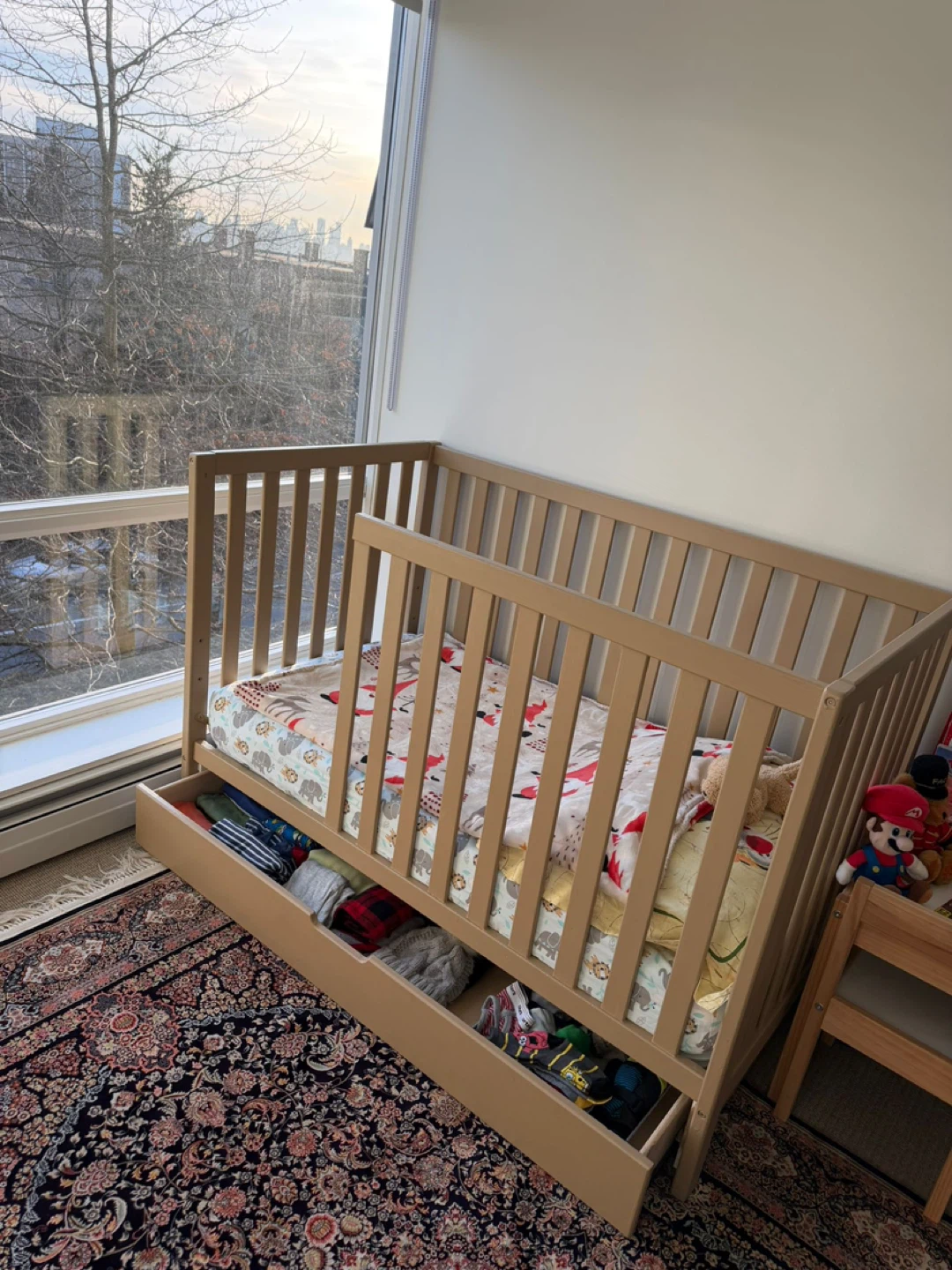 Toddler Bed with Drawer