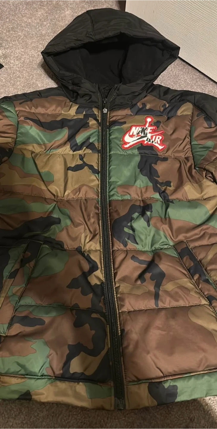 Jordan Camo Puffer Jacket Size M
