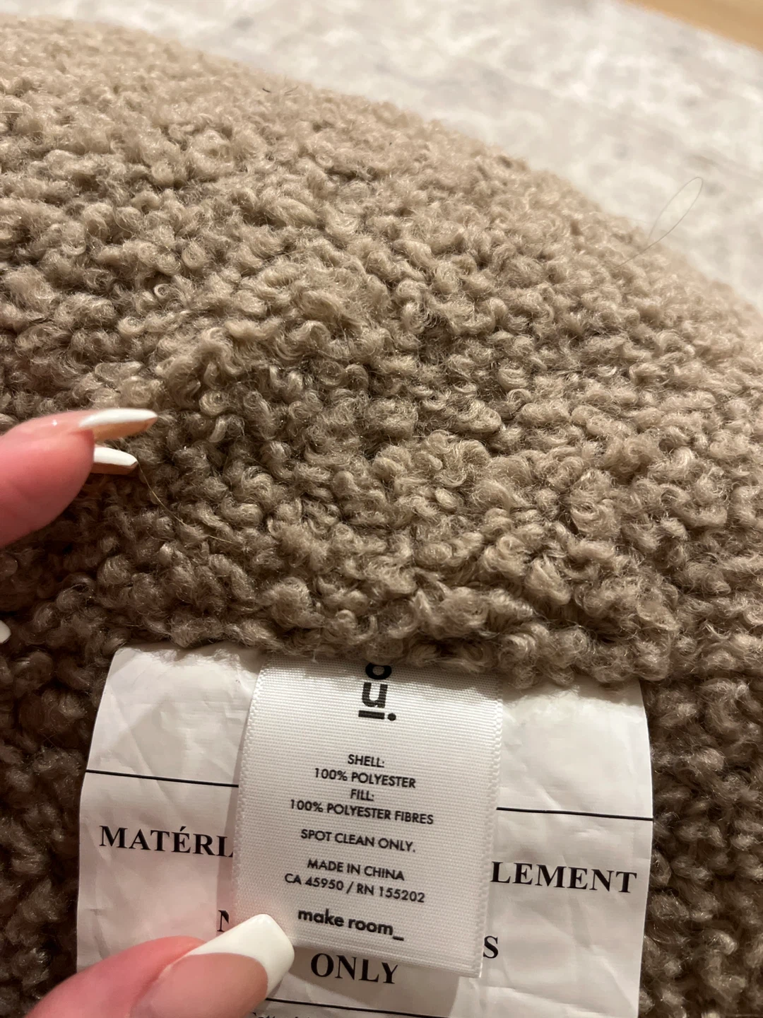NEW Sherpa Reading Pillow - photo 4