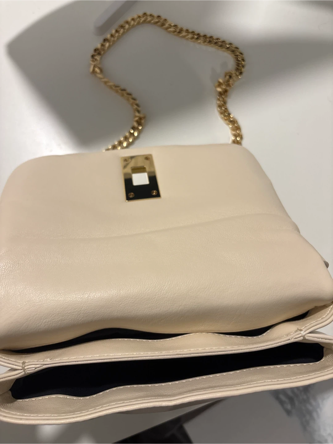 Tommy Hilfiger Cream Shoulder Bag with Gold Chain - photo 3
