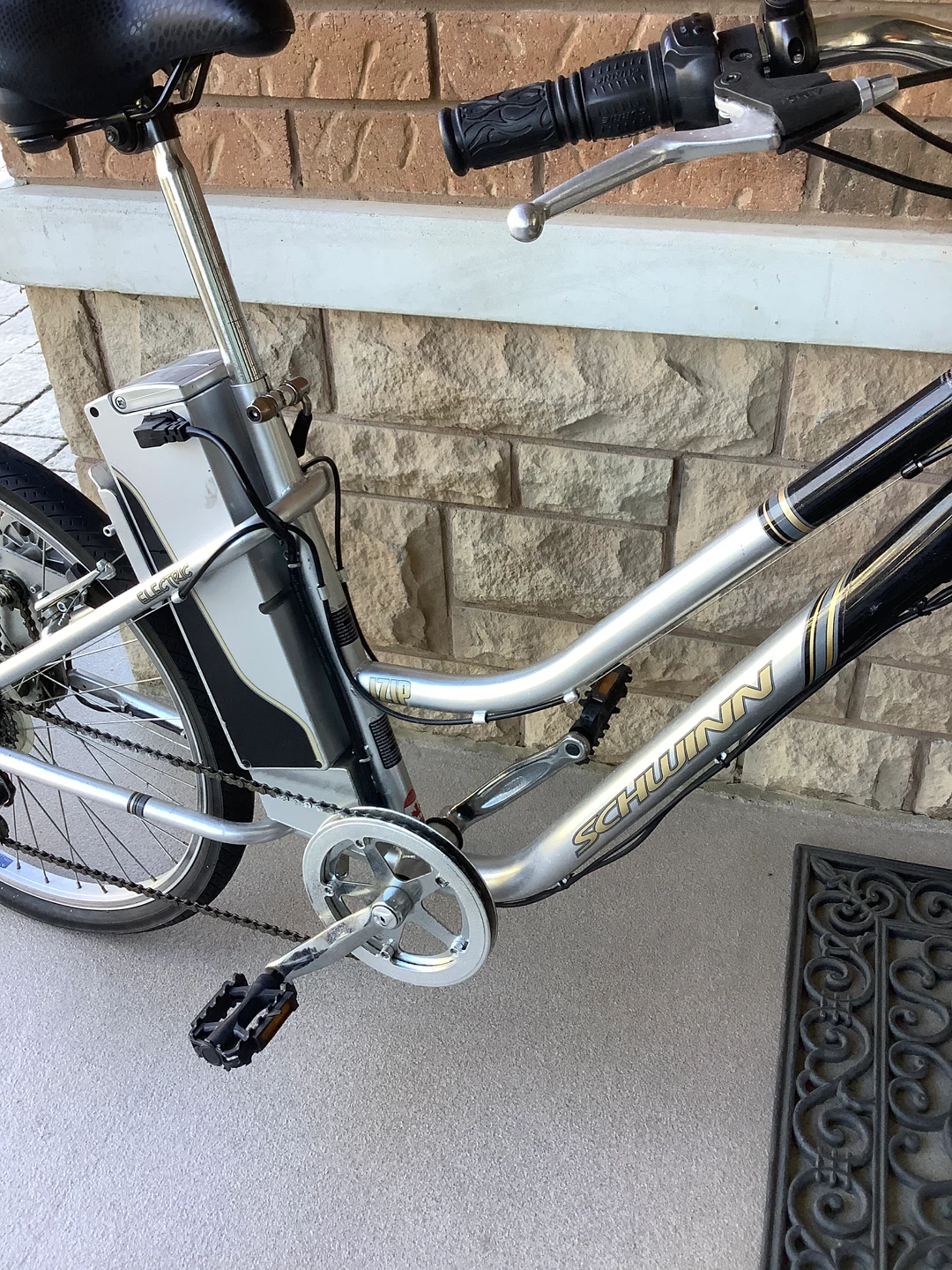 Schwinn Electric Bicycle IZIP - photo 2