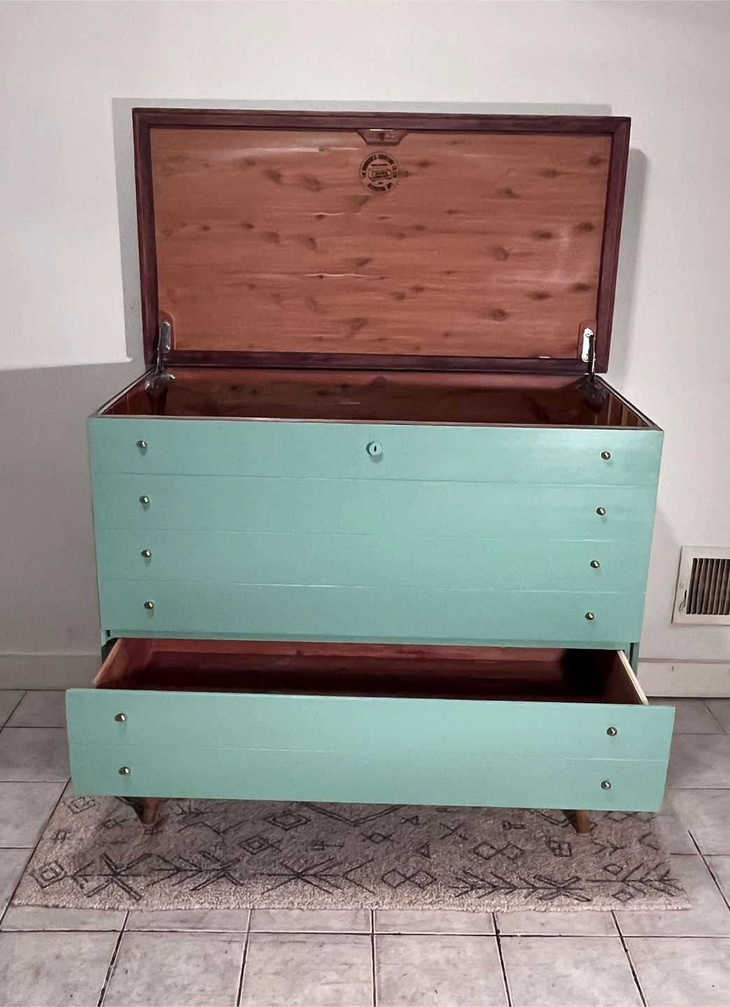 Restored Vintage mcm Homeric Cedar lined Trunk - photo 4