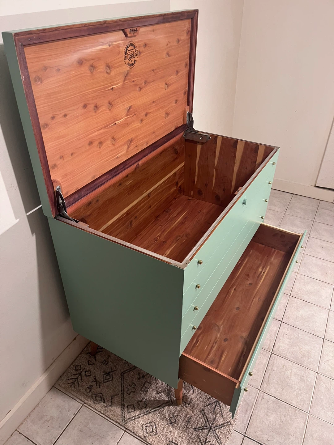 Restored Vintage mcm Homeric Cedar lined Trunk - photo 3