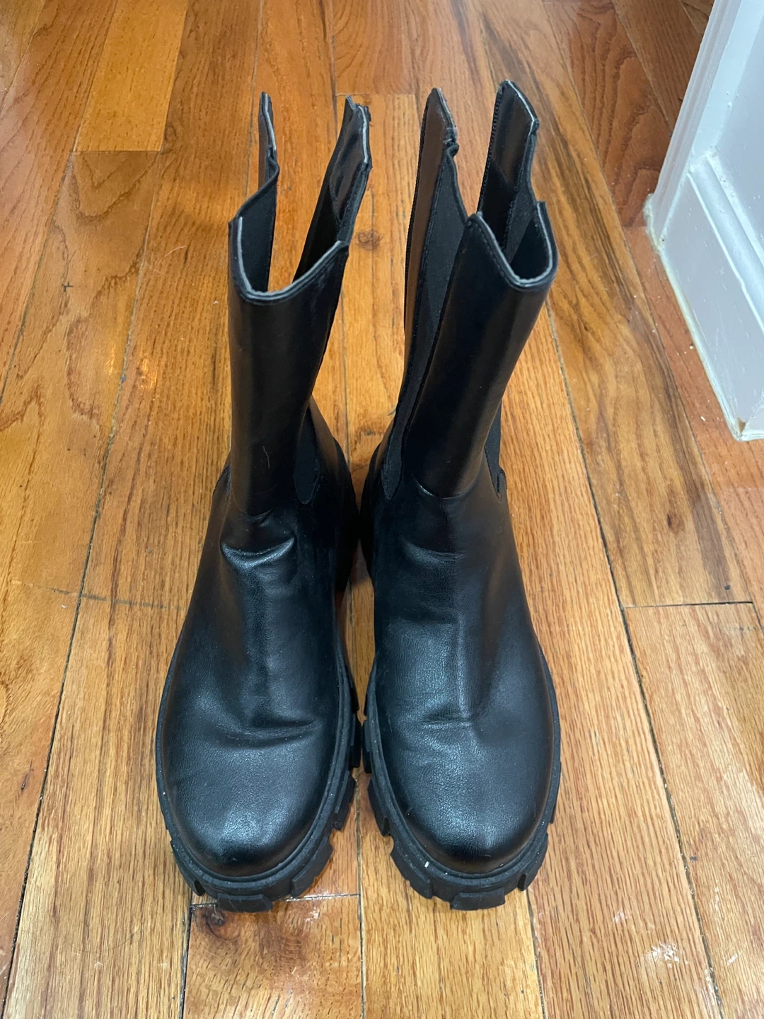 Black Chelsea Boots - photo 2