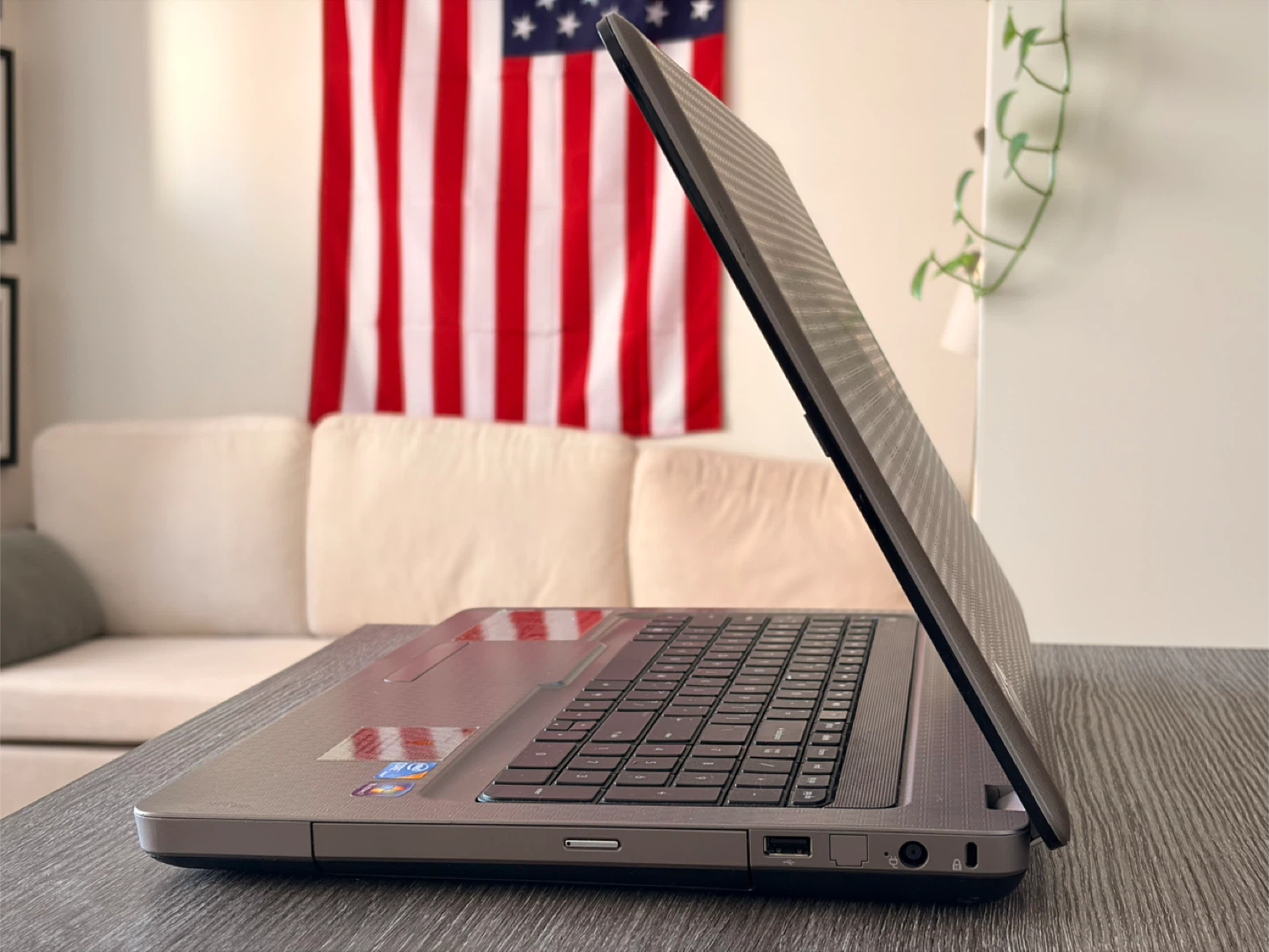 HP G72 laptop — Core i3 / 17-inch / 500GB Storage - photo 3