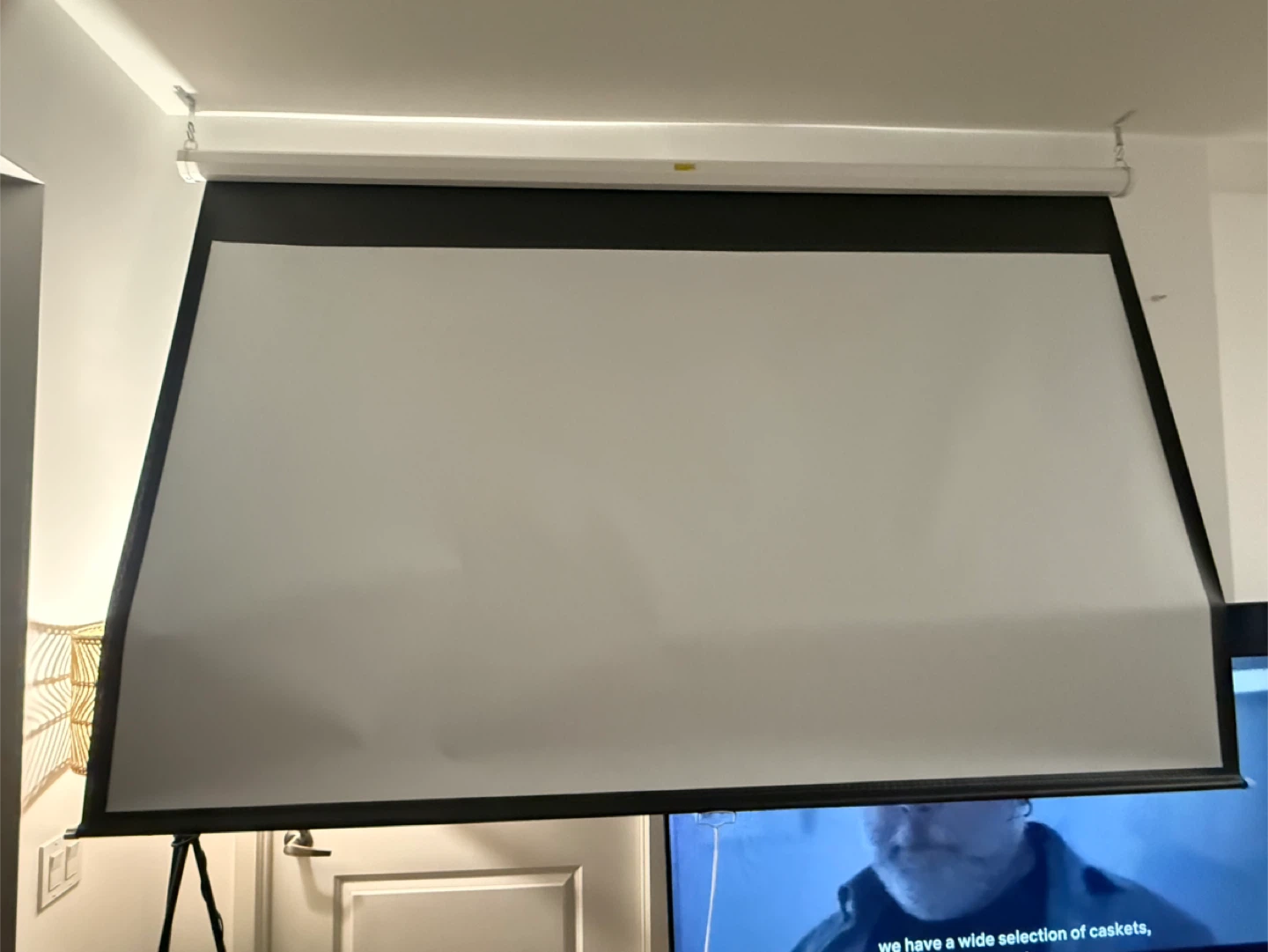 Home Theatre: 100 Inch Projector Screen & Dolby Projector - photo 5