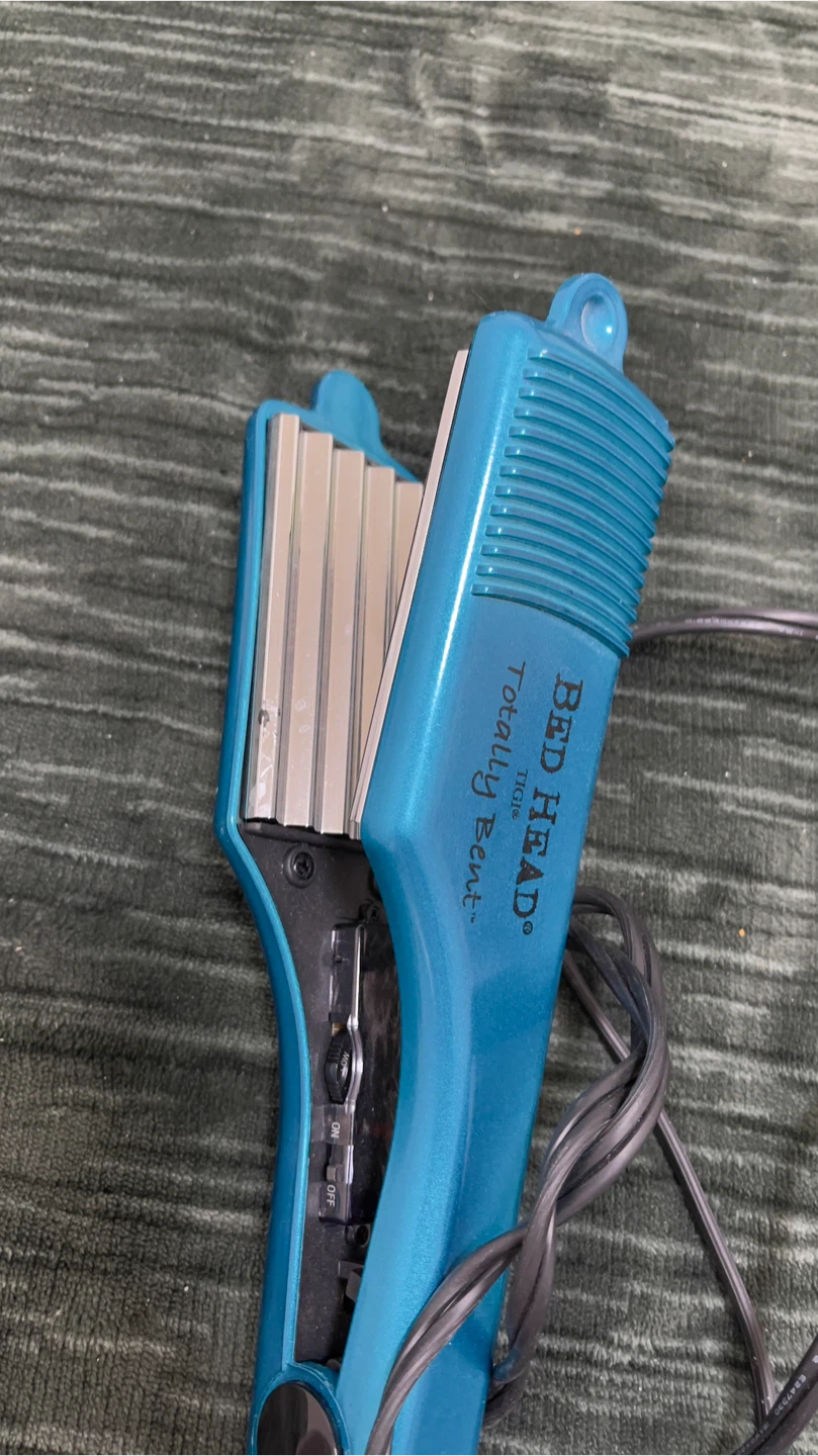 Bed Head Totally Bent Crimper Hair Iron