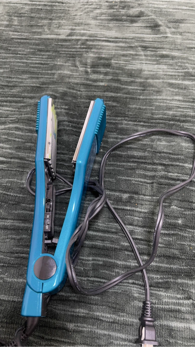 Bed Head Totally Bent Crimper Hair Iron - photo 2
