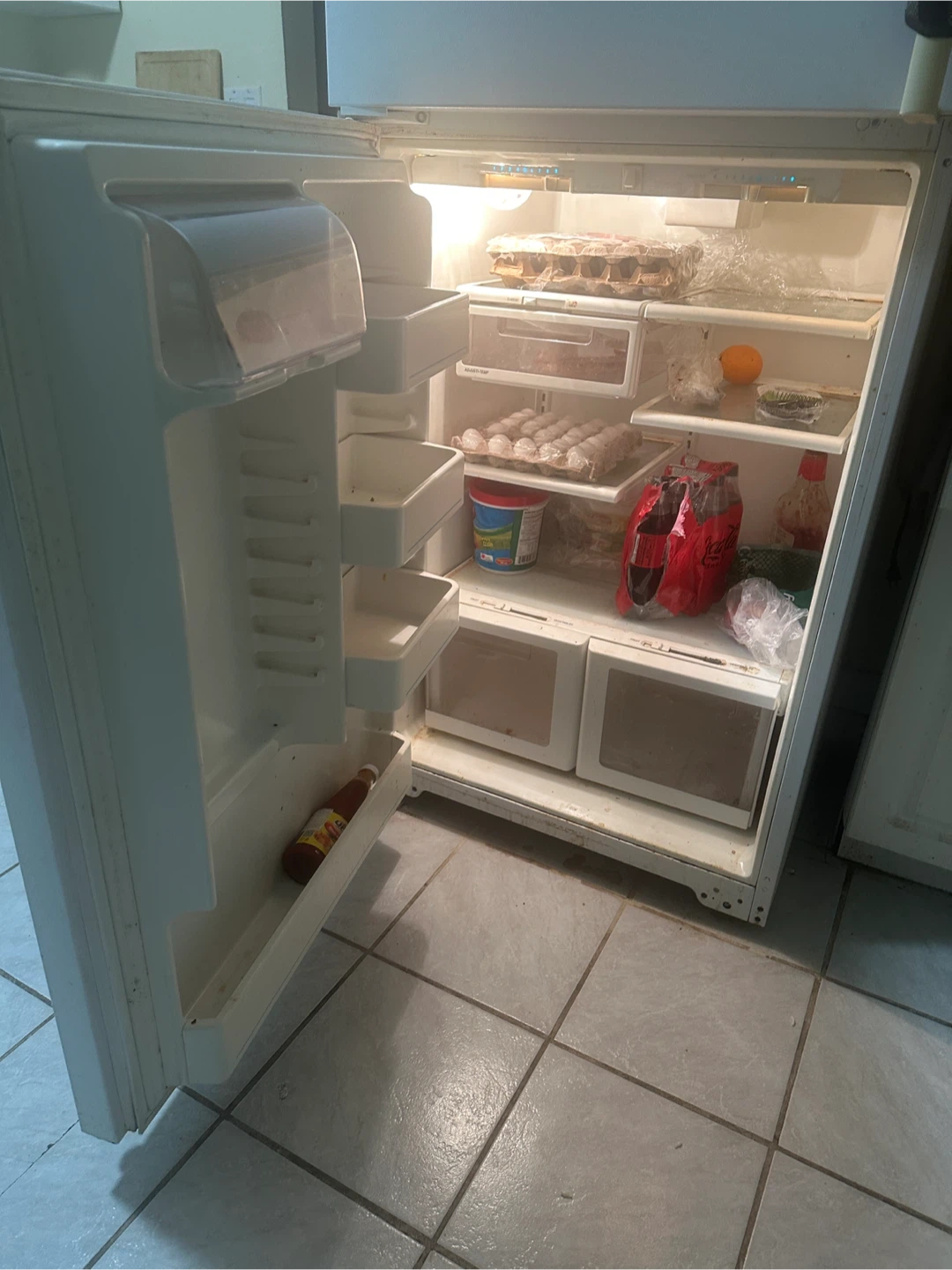 White Top Freezer Refrigerator - photo 2