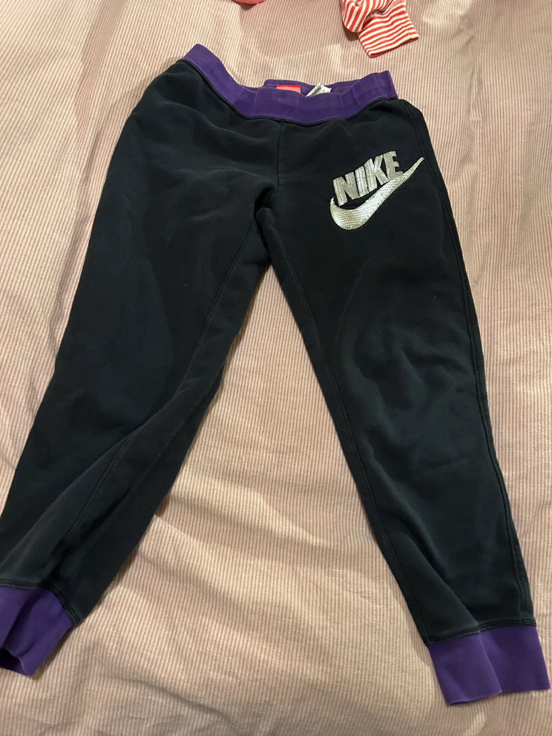 Nike Joggers Black Purple Girl’s XL (Women’s Small)