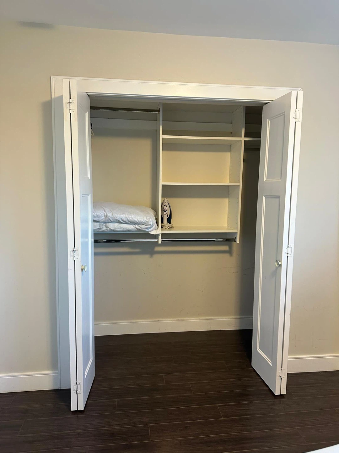 2 bedroom basement with in-suite laundry. - photo 4