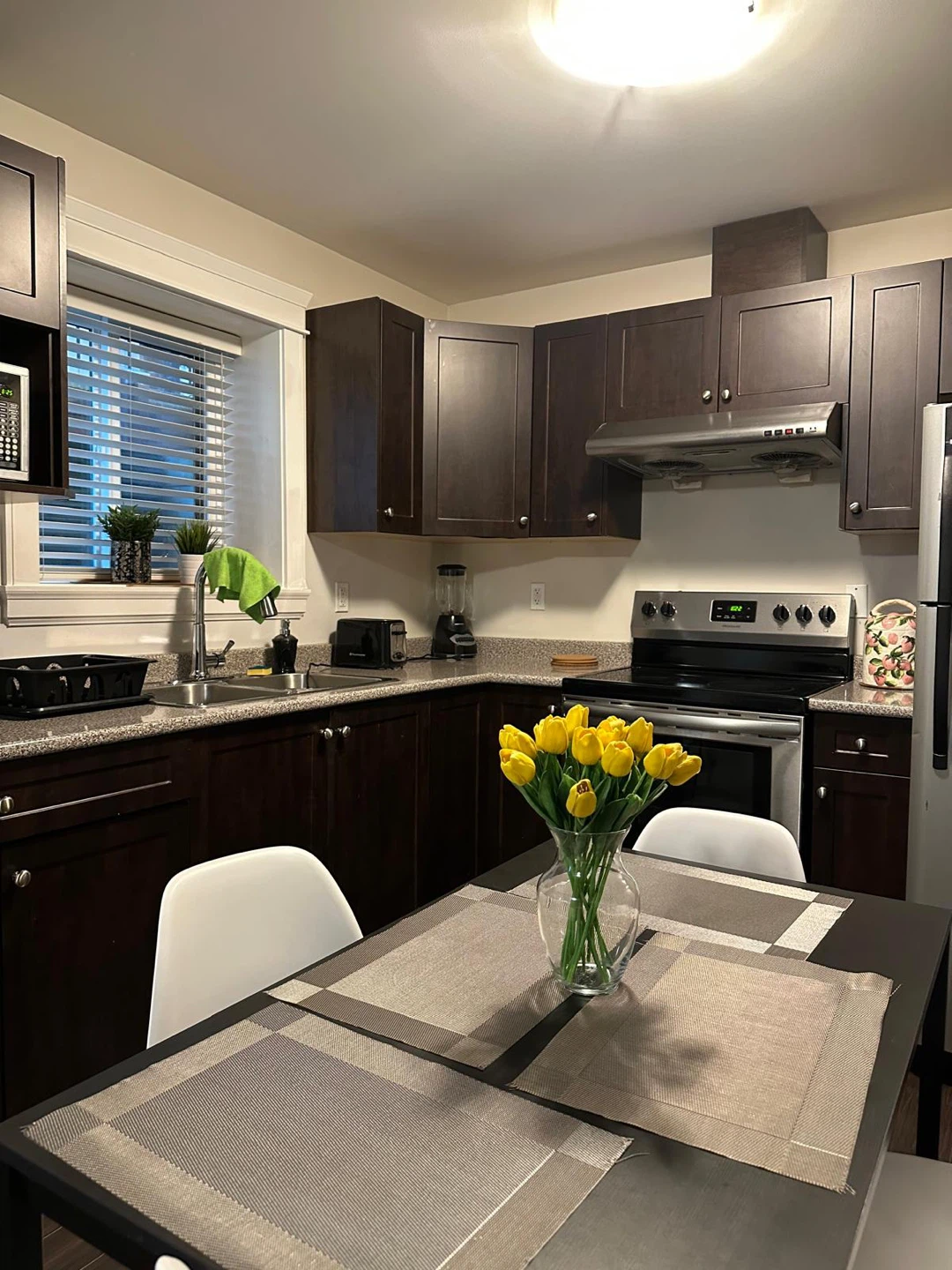 2 bedroom basement with in-suite laundry. - photo 2