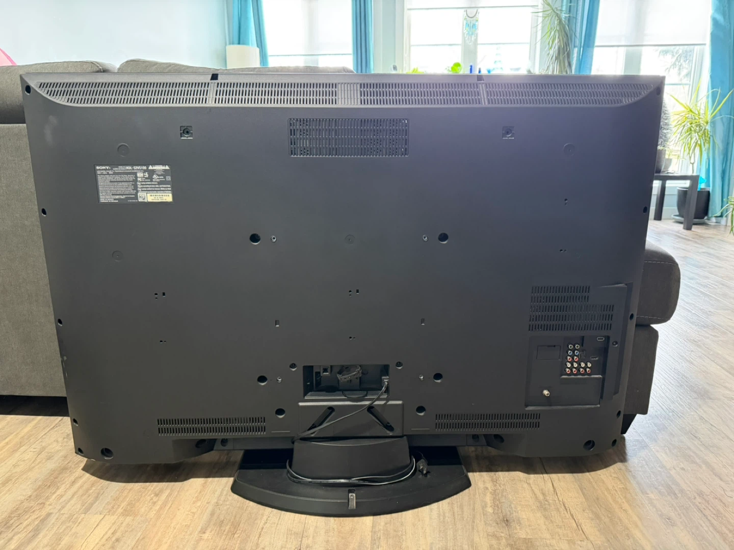 Sony BRAVIA 32" HD TV - photo 2