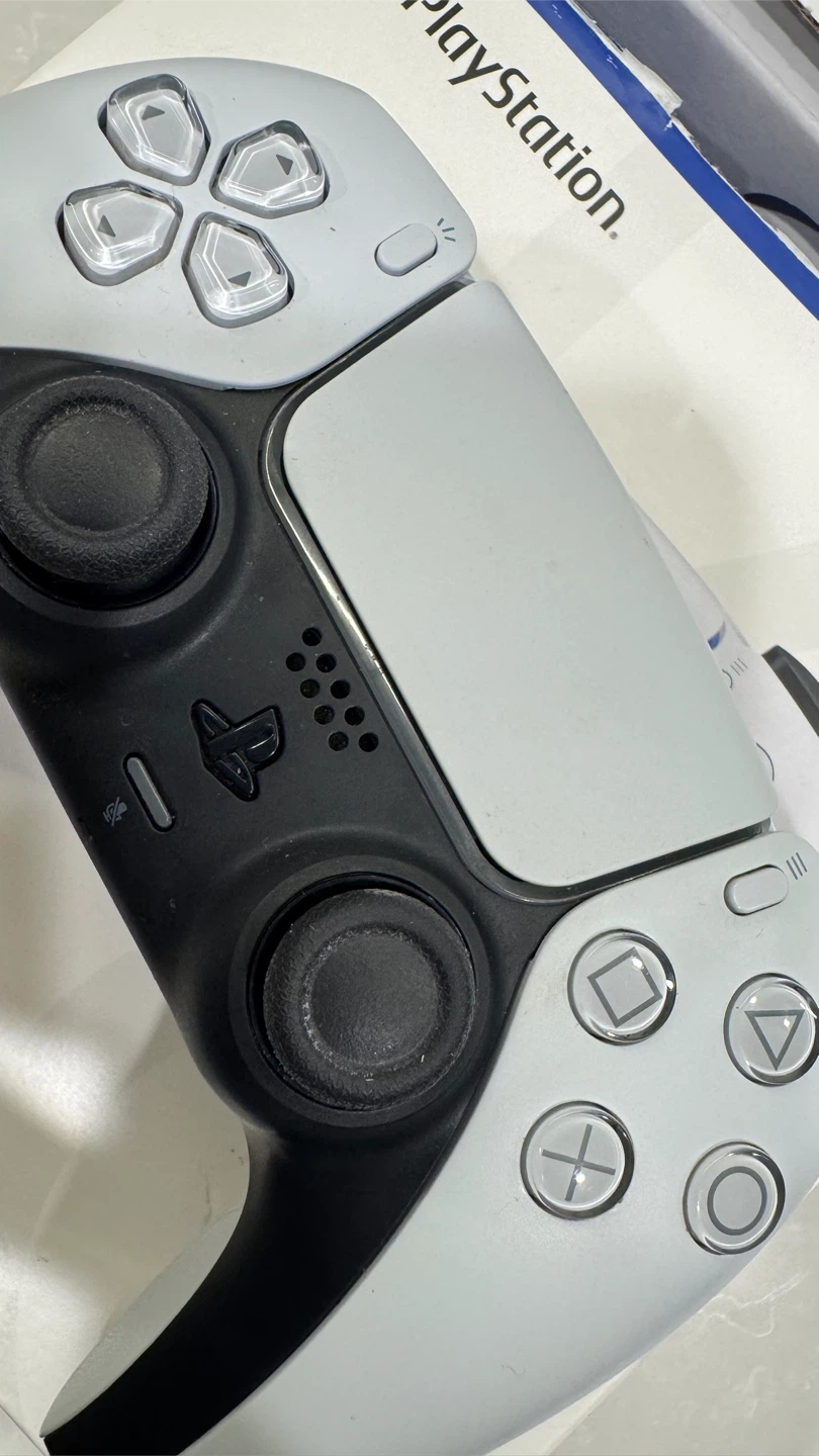 PS5 DualSense Controller - White - photo 3