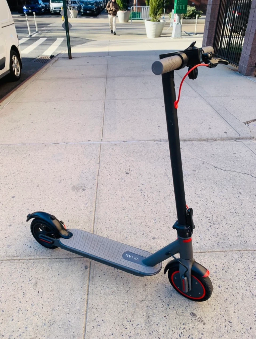 Electric scooter run fast 25mph with charger