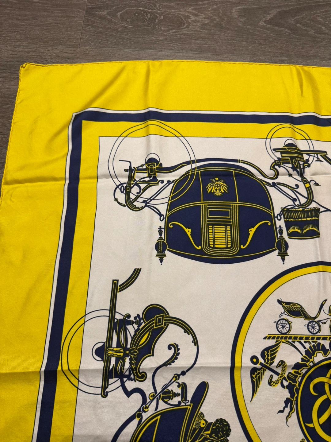 100% Authentic Hermes Scarf Silk Ex Libris Yellow Vintage Rear - photo 5