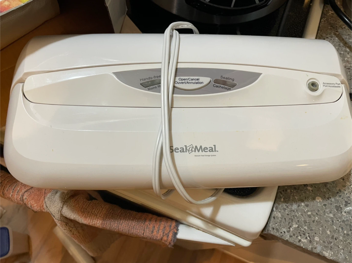 Seal-a-Meal Vacuum Food Sealer with Rolls - photo 2