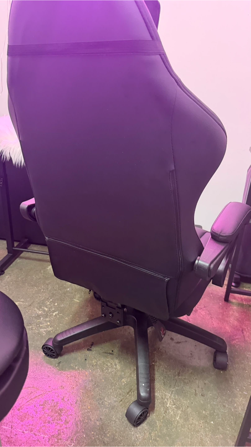 Gaming / Office Chair – Like New - photo 2