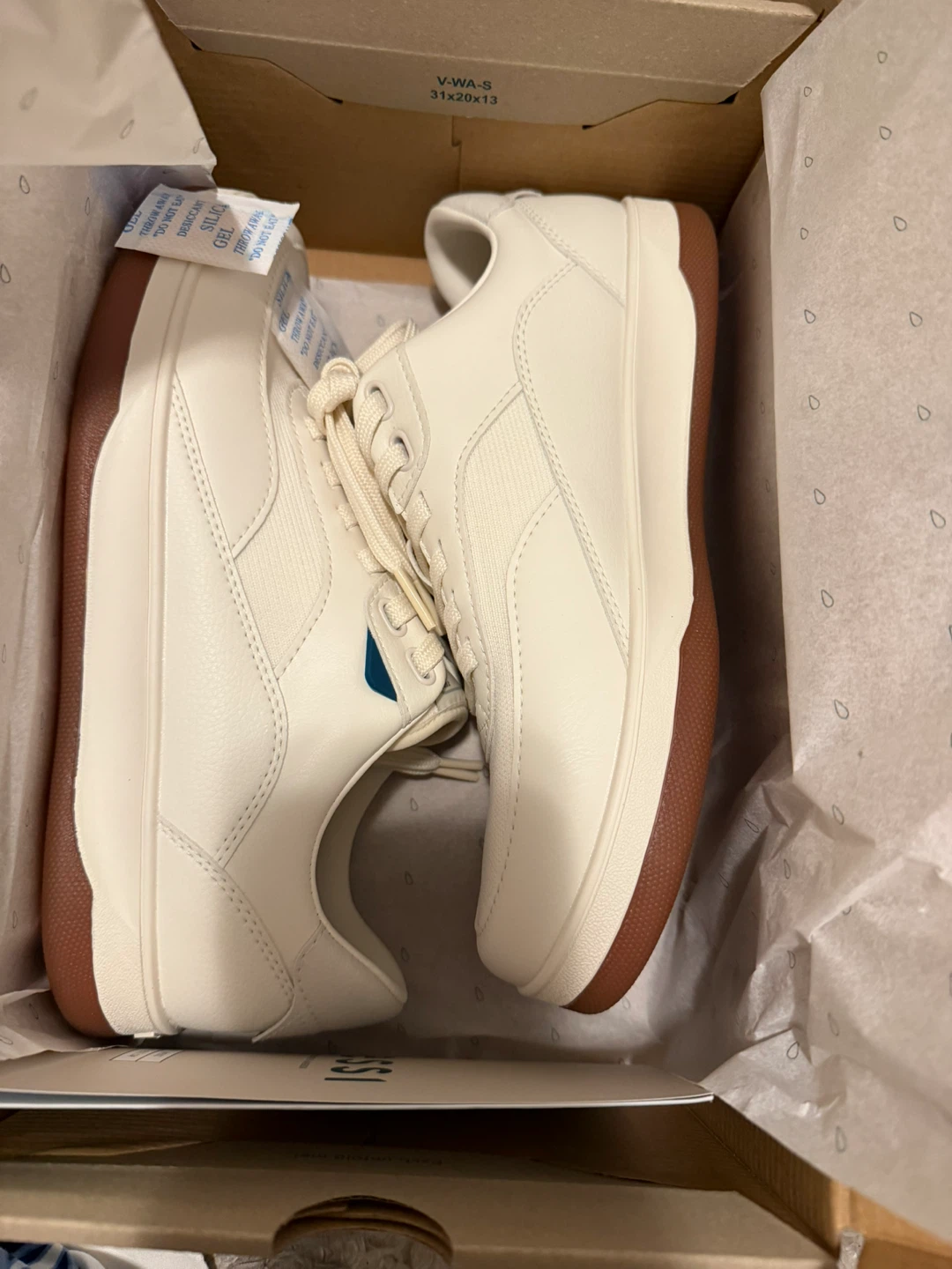 Vessi Cream/White Water-Resistant Shoes Size 8 - photo 2
