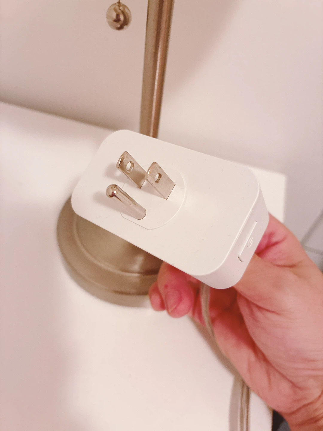 White Smart Plug - photo 2