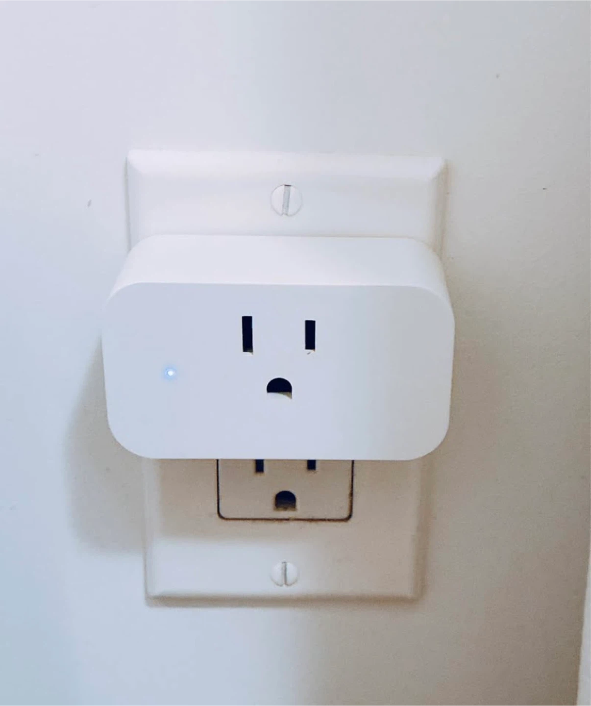 White Smart Plug
