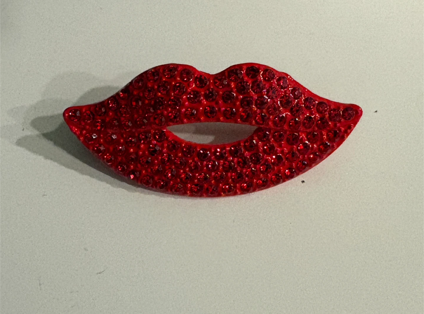 Red Rhinestone Lips Brooch