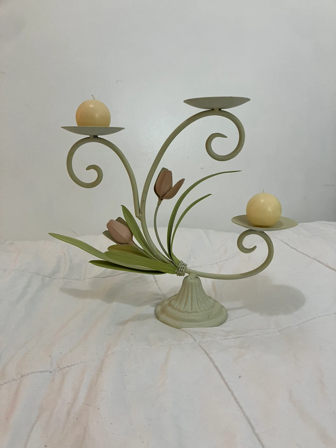 Vintage Toleware Floral Candelabra 13” x 15” - Like New - photo 4