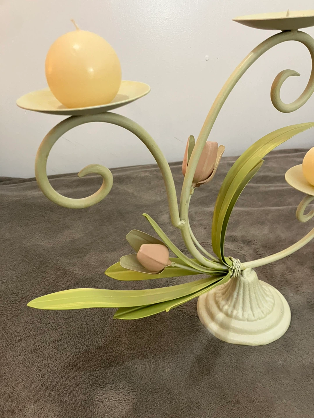Vintage Toleware Floral Candelabra 13” x 15” - Like New - photo 2