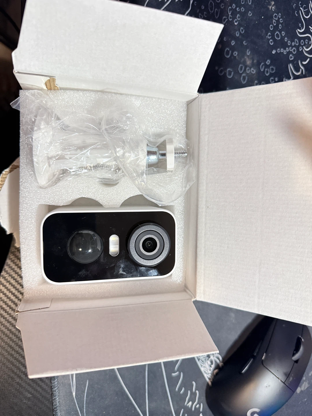 NEW Wireless Security Camera,Night Vision, AI Detection - photo 2