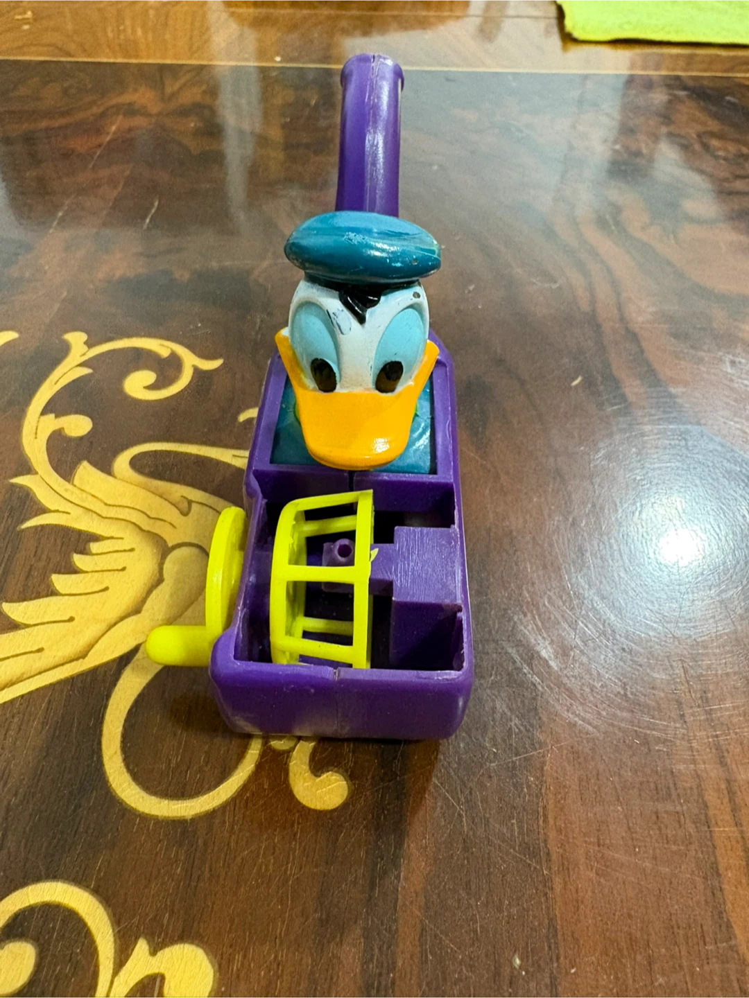 Vintage Walt Disney Donald Duck TootsieToy Bubble Toy - photo 2