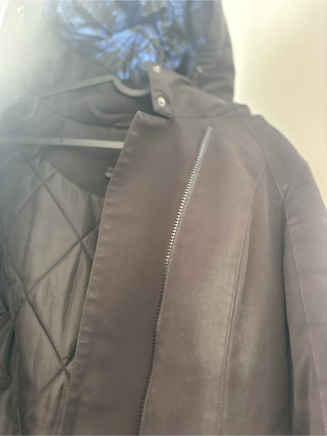 Black Winter Coat with Hood 🏆 - photo 2