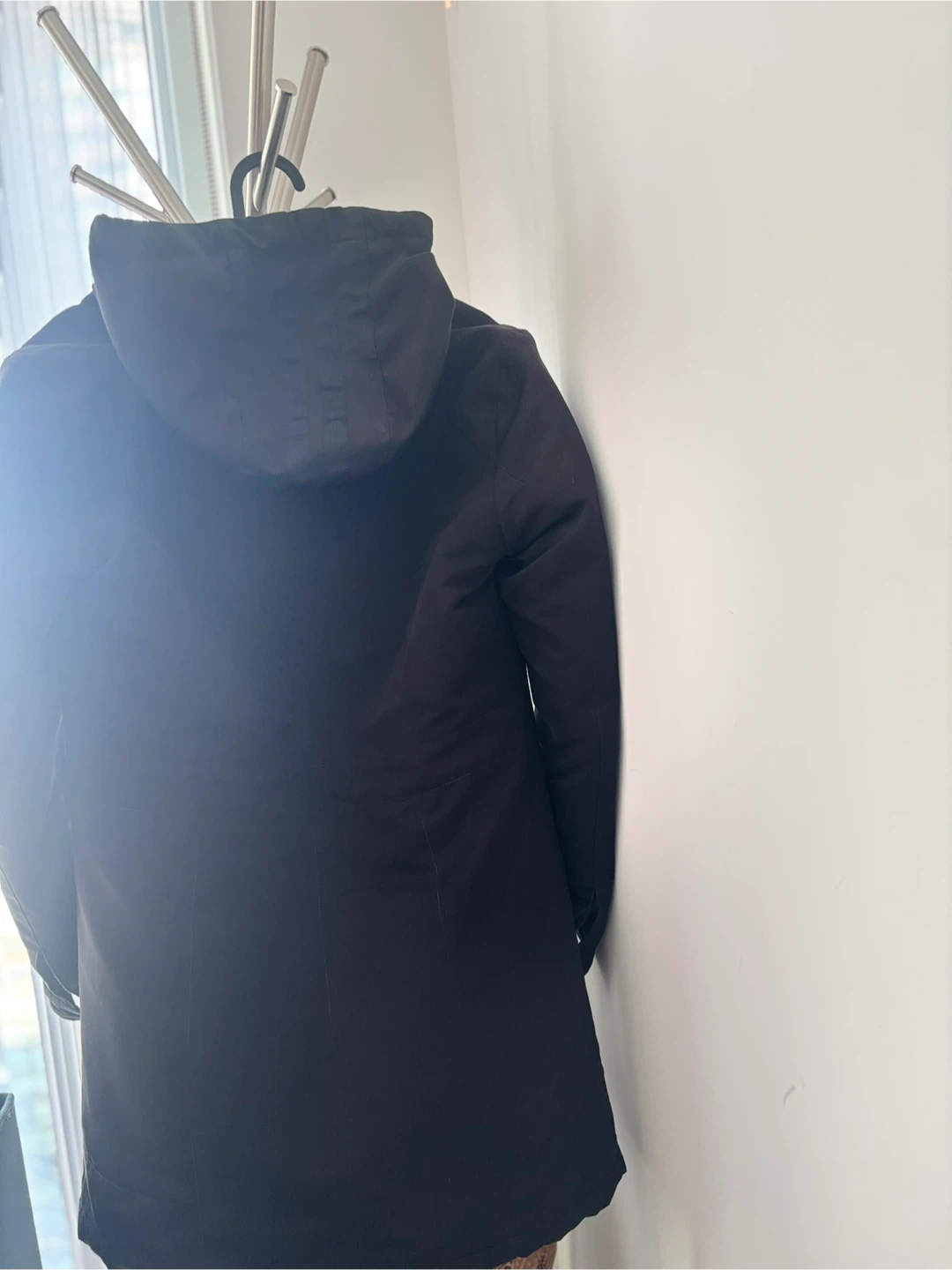 Black Winter Coat with Hood 🏆 - photo 3