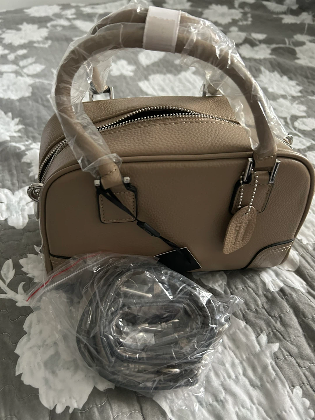 Danier Leather Handbag - photo 2