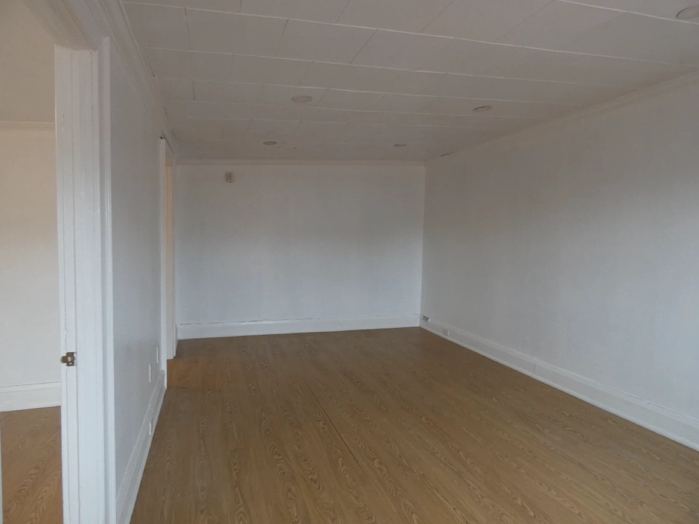 Apartment for rent Main Street - photo 2