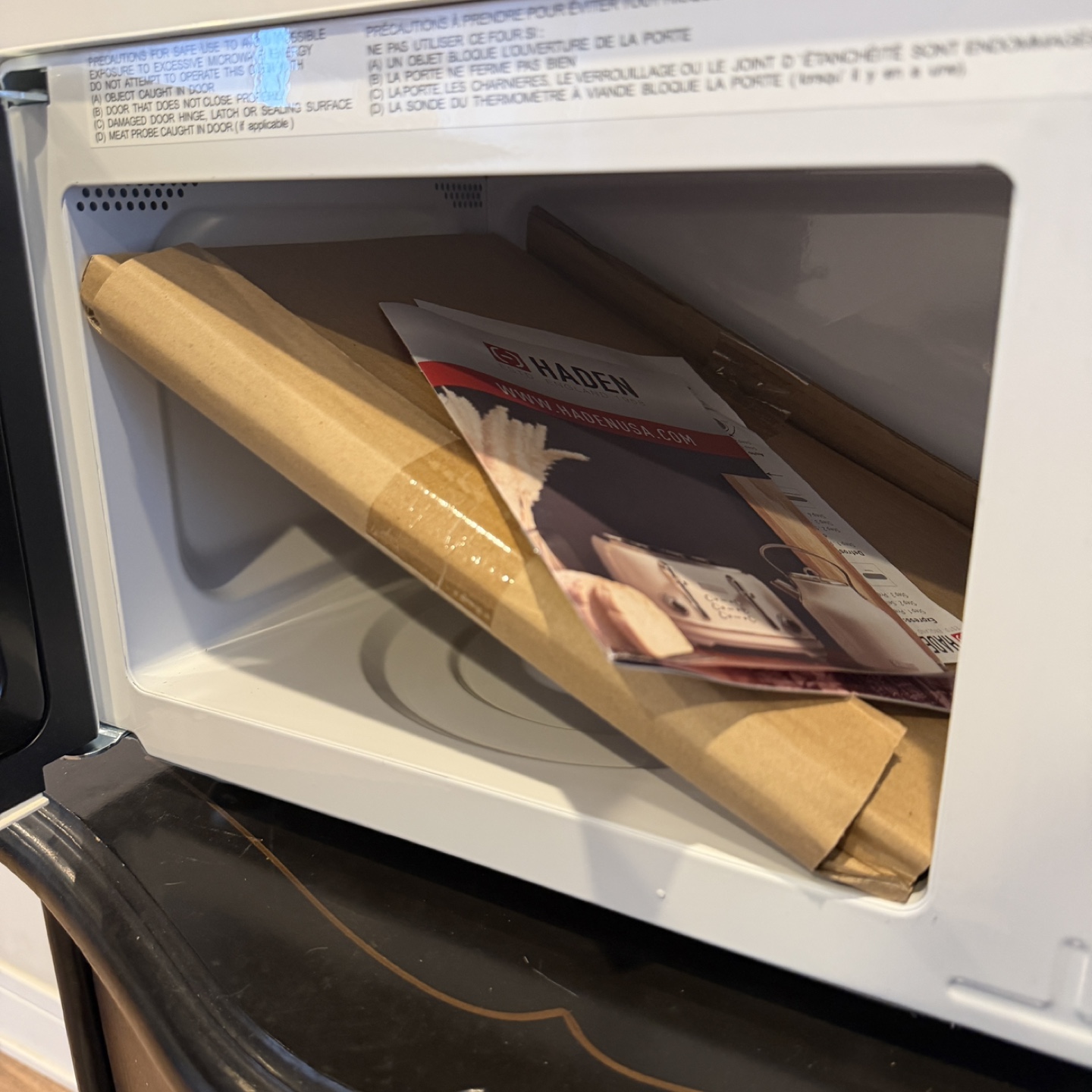 Haden Compact 700-Watt .7 cu. ft. Microwave - Putty - photo 3