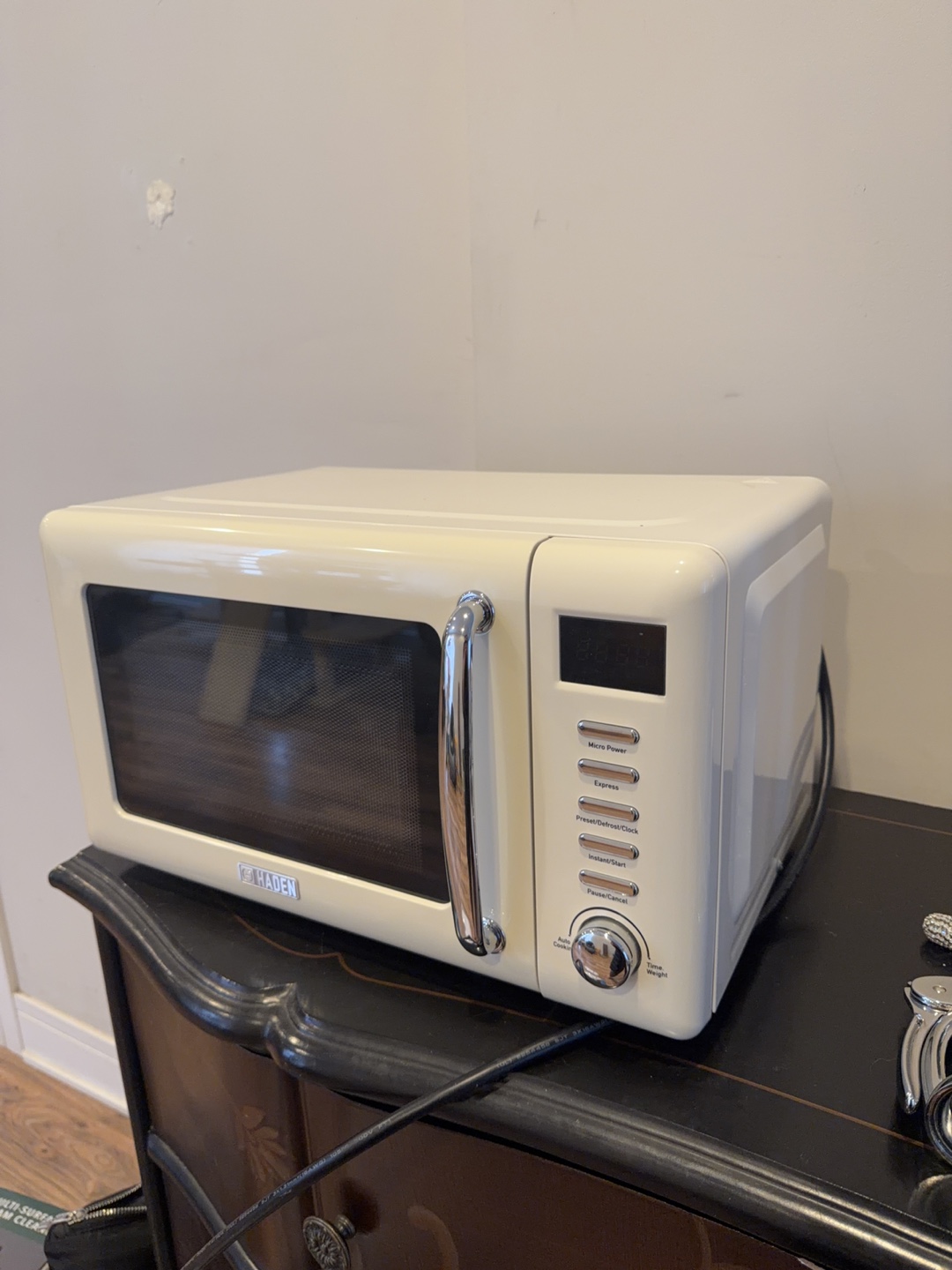 Haden Compact 700-Watt .7 cu. ft. Microwave - Putty
