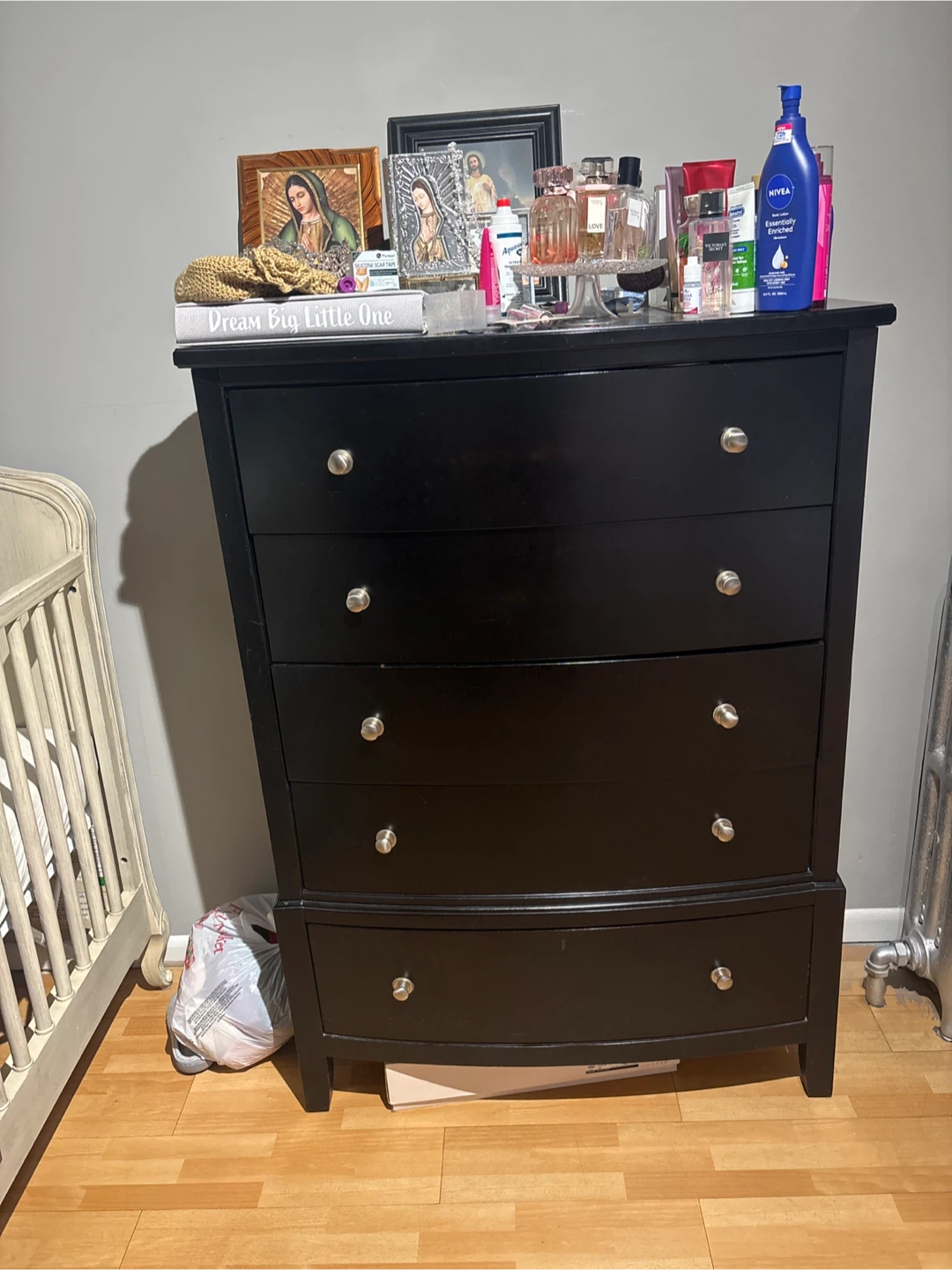 Black 5-Drawer Dresser