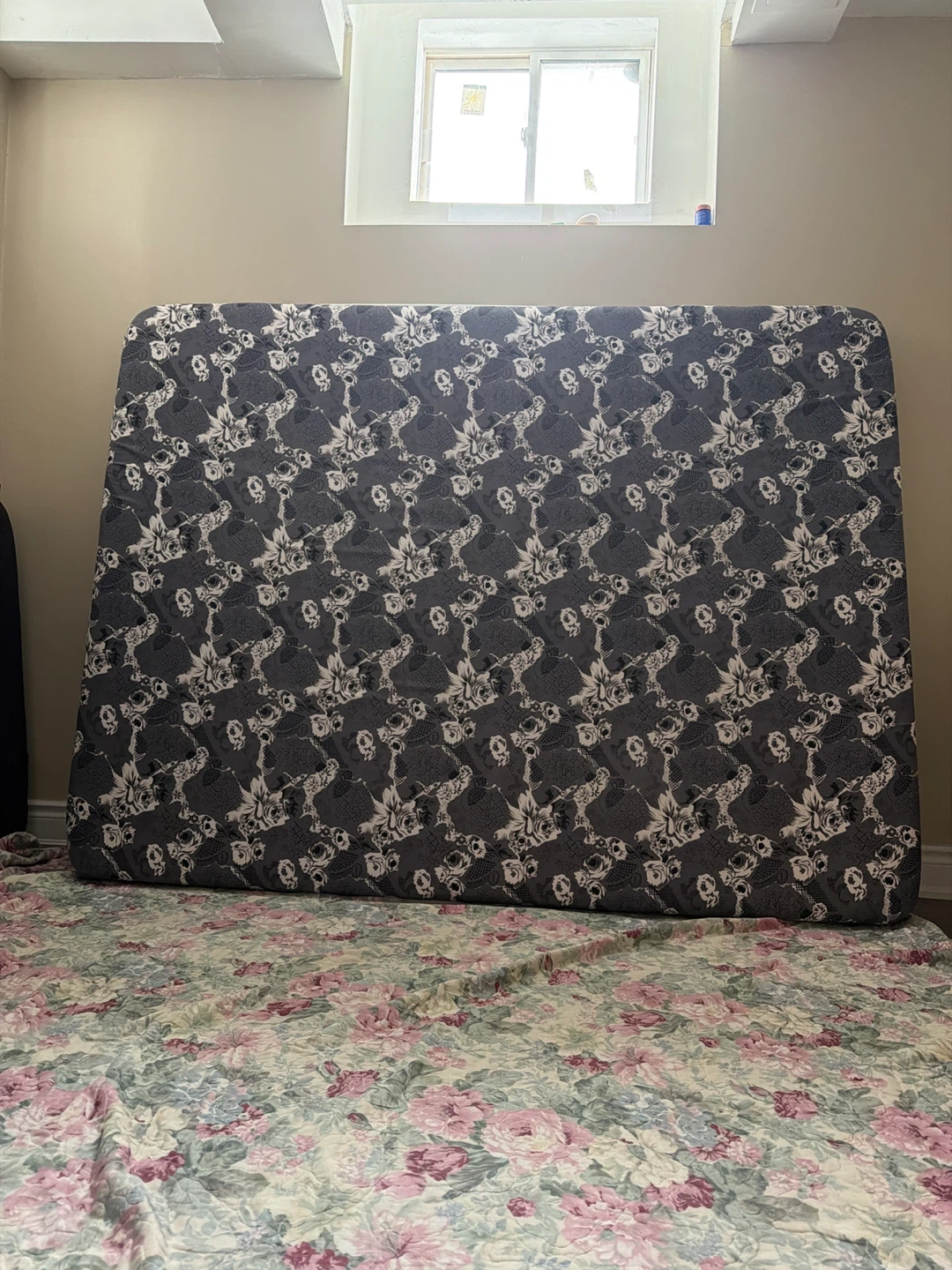 Mattress with floral pattern