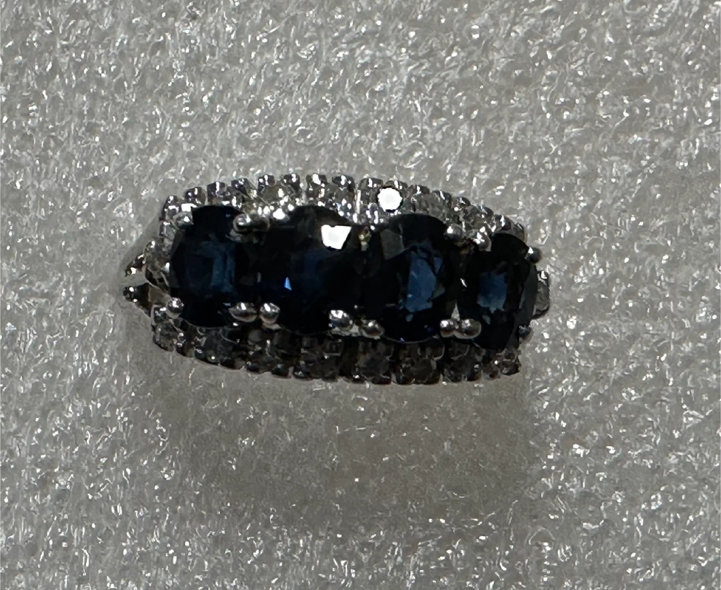 18kt white gold sapphire and diamond ring set certified at $6600 - photo 5